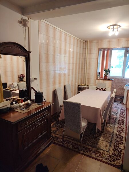 Petre Ispirescu- Sebastian camera bloc